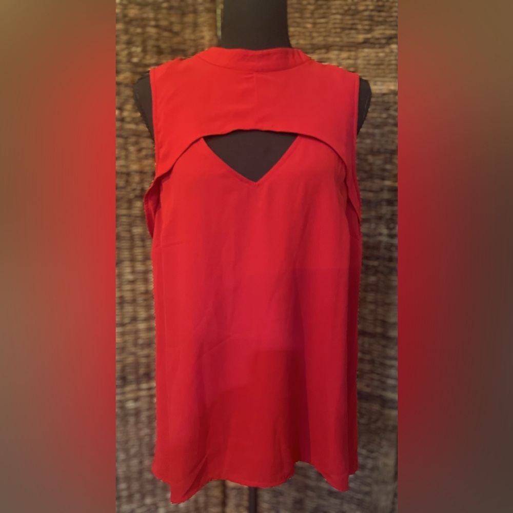 Deep Red Venus sz large cutout top, sleeveless